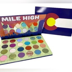 PEACHY QUEEN
Mile High Colorado Eyeshadow Palette